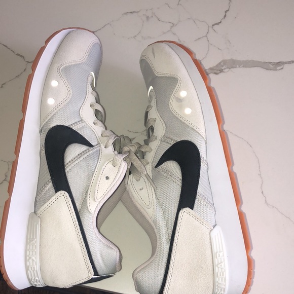 Nike Venture Runner - Picture 8 of 10